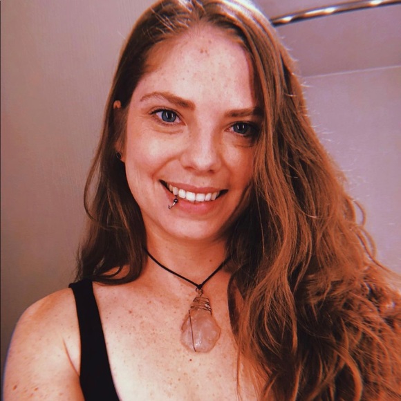 Meet your Posher, Allison - Picture 1 of 1